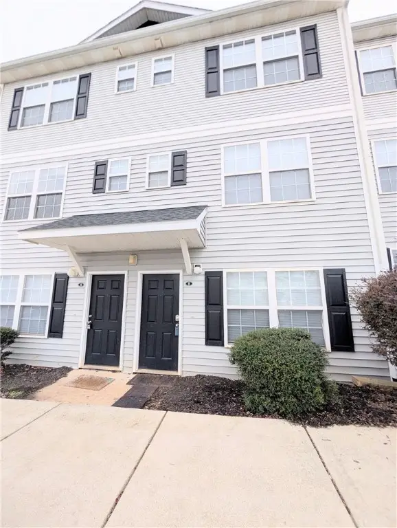 221 Campus Drive #B, Central, SC 29630