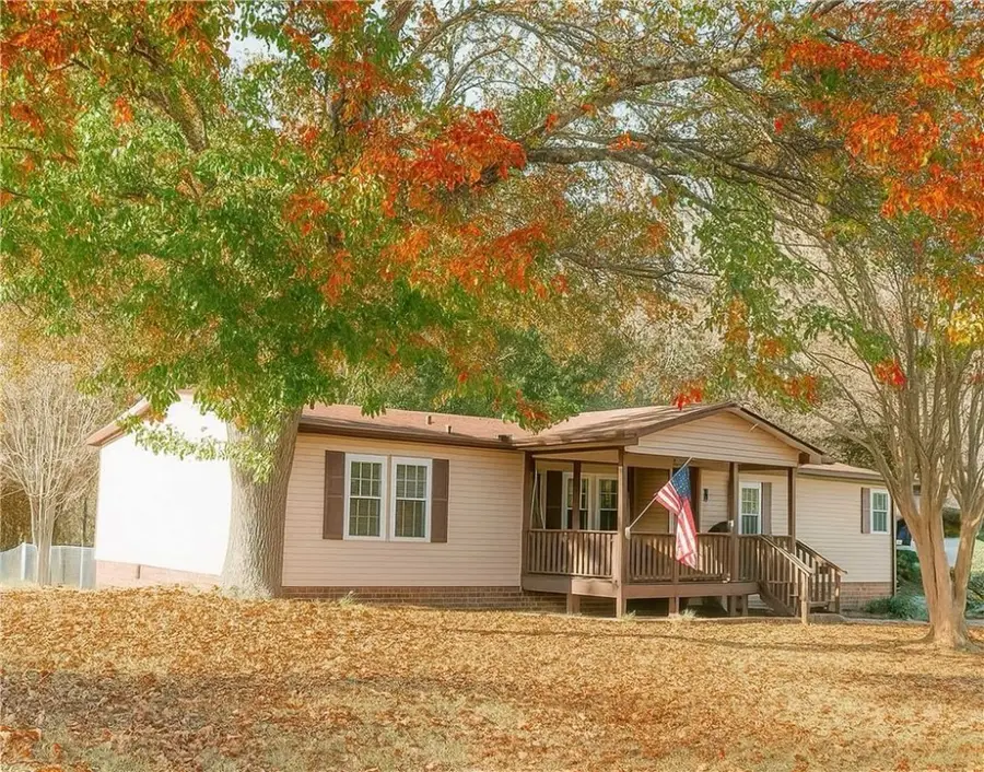 23036 Mcdonald Point Road, Seneca, SC 29672 - Image #2