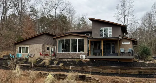 111 N Hogan Drive, Westminster, SC 29693