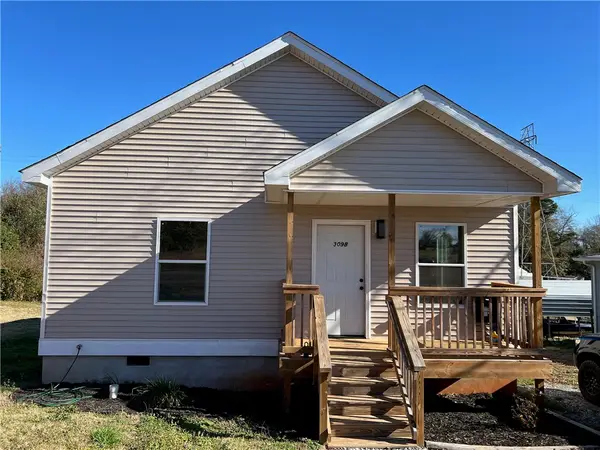 309 Hunter Street #B, Seneca, SC 29678