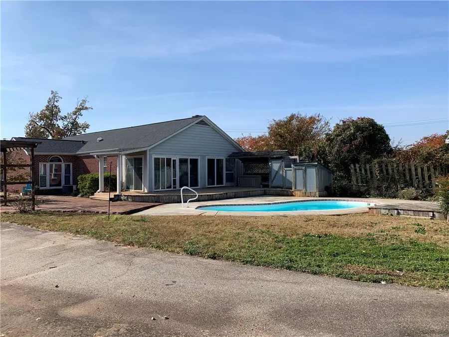 805 S Oak Street, Seneca, SC 29678 - #2