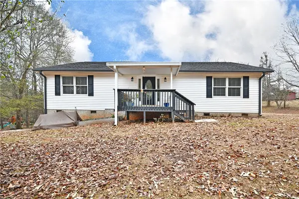 134 Rolling Drive, Westminster, SC 29693