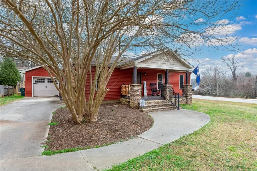 109 S Laurel Street, Walhalla, SC 29691 - #3