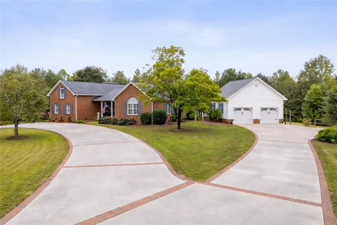 125 Stonewall Drive, Westminster, SC 29693 - #1