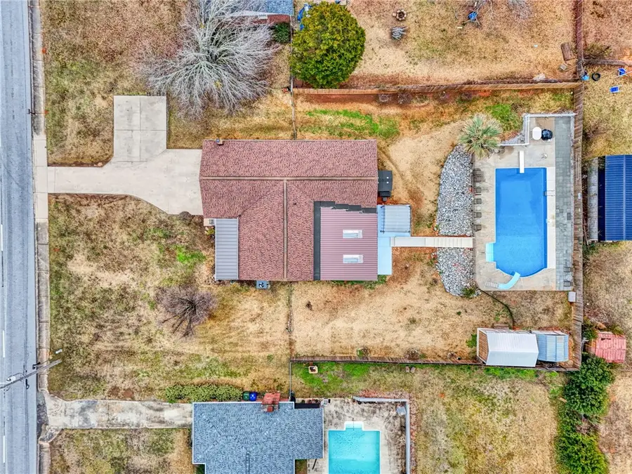 1605 E Durst Avenue, Greenwood, SC 29649 - #2