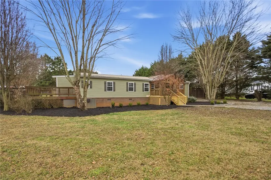 9124 West Oak Highway, Seneca, SC 29678 - Image #2