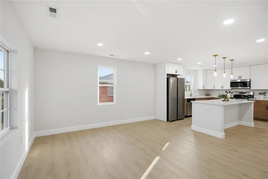 408 S Oak Street, Seneca, SC 29678 - Image #2