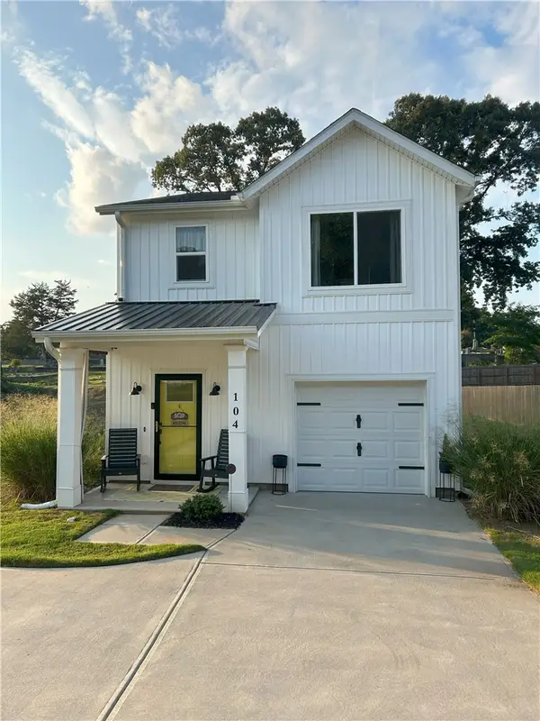 104 W North 3rd Street, Seneca, SC 29678