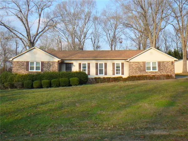 37 Camelia Circle, Williamston, SC 29697