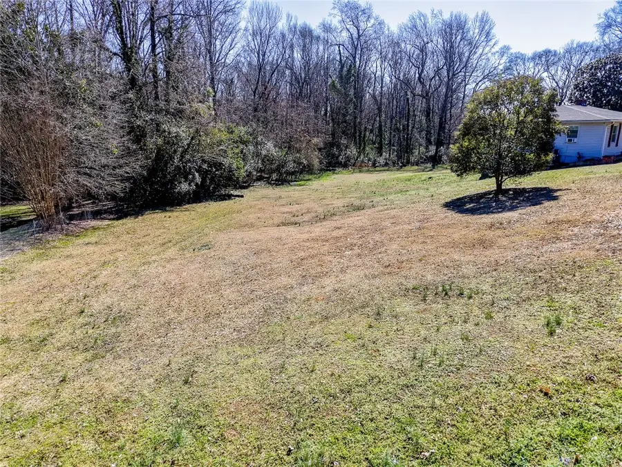 211 E Union Drive, Belton, SC 29627 - #3