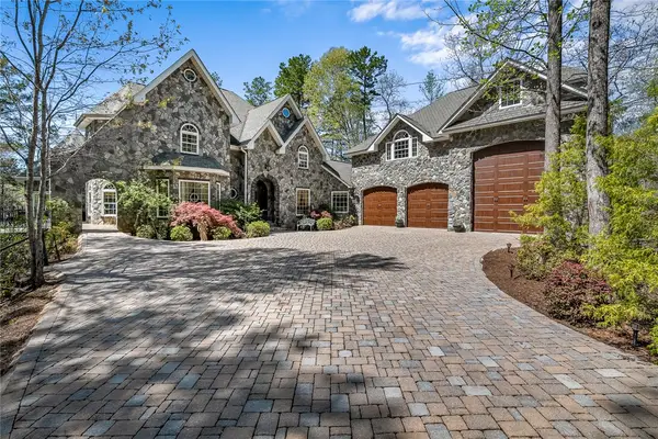 246 E Waters Edge Lane, West Union, SC 29696