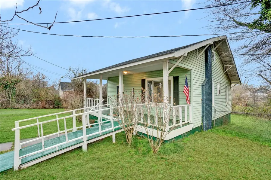 2505 E Brown Street, Seneca, SC 29678 - #2