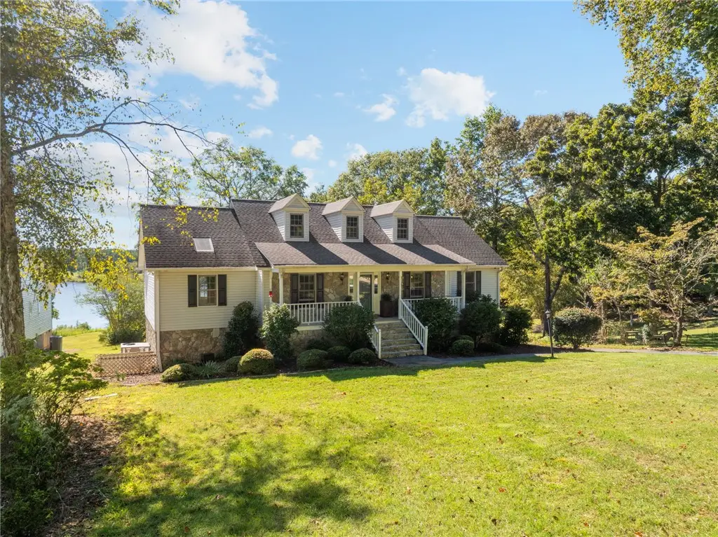 408 W Peninsula Drive, Laurens, SC 29360 - #1