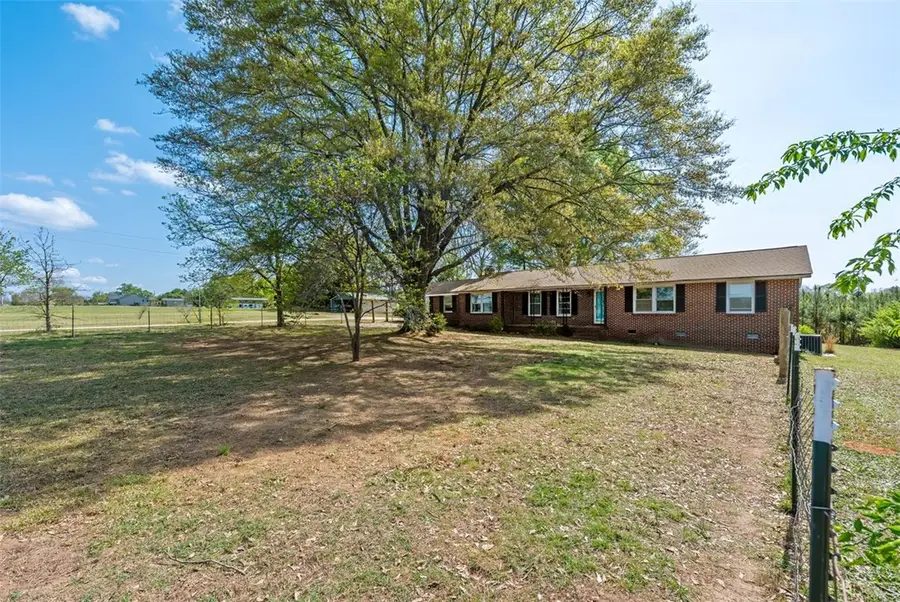 606 Winona Church Road, Donalds, SC 29638 - #2