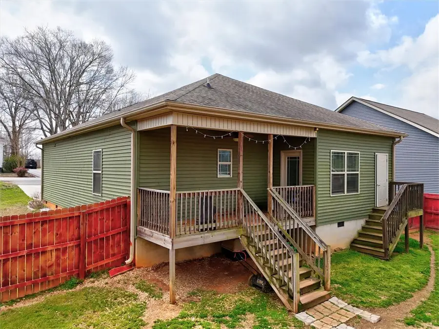 112 W 3rd Avenue, Easley, SC 29640 - #2