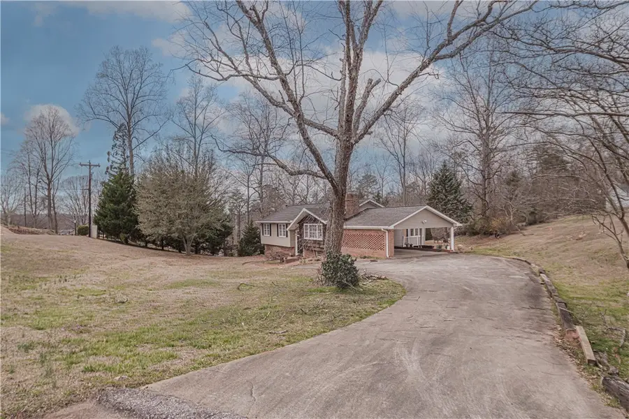 1618 E Saluda Lake Road, Greenville, SC 29611 - #2