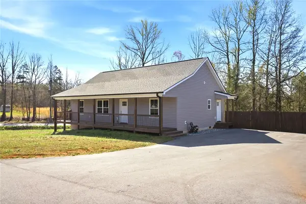 745 Dave Nix Road, Seneca, SC 29678