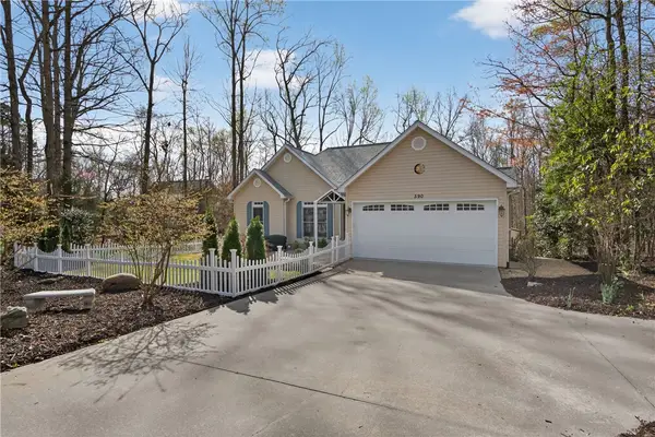 390 Lake Place Drive, Lavonia, GA 30553