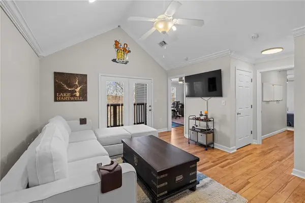 433 Harts Cove Way, Seneca, SC 29678