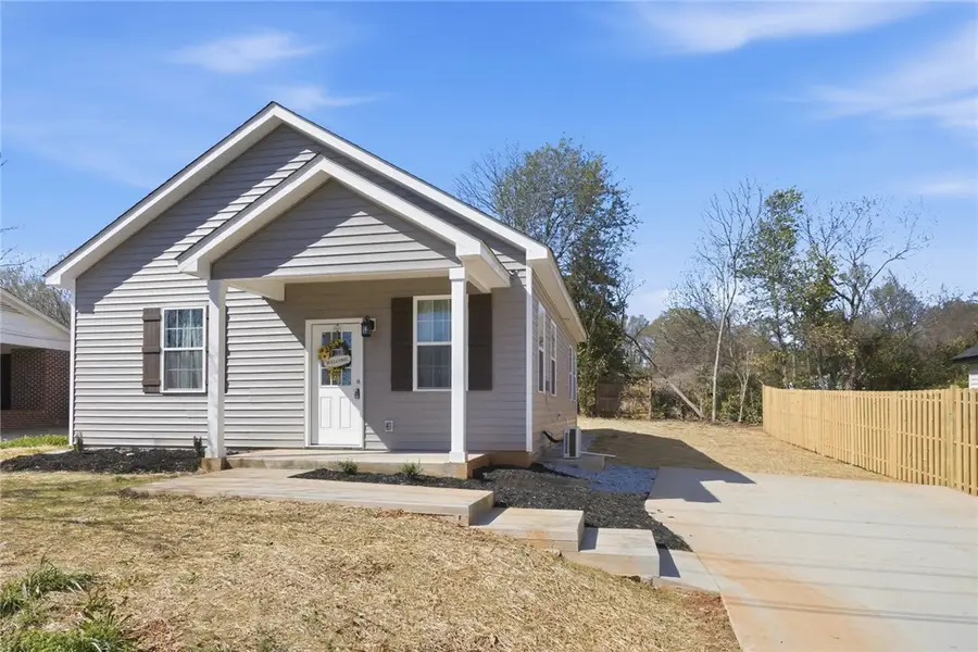917 E South 2nd Street, Seneca, SC 29678 - #3