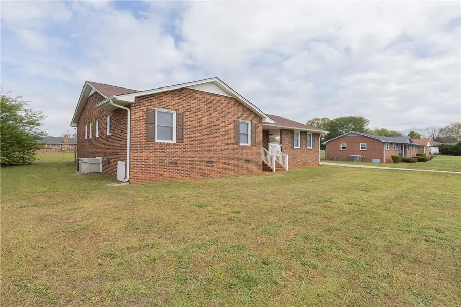 417 Greenmeadow Circle, Anderson, SC 29626 - #3