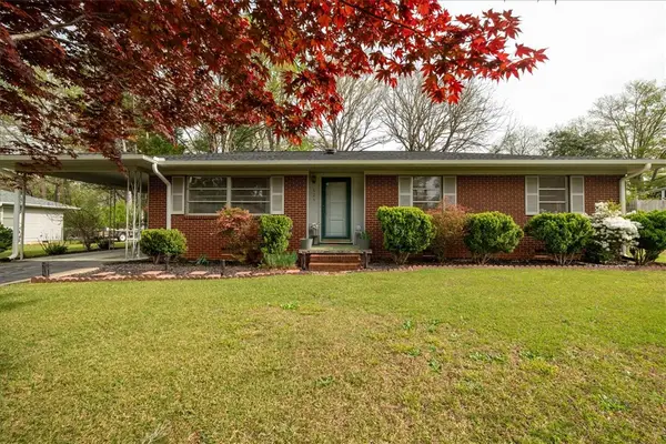 524 S Lovingood Avenue, Walhalla, SC 29691