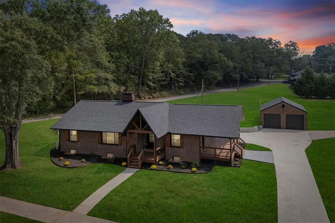 205 N Chestnut Street, Seneca, SC 29678 - #1