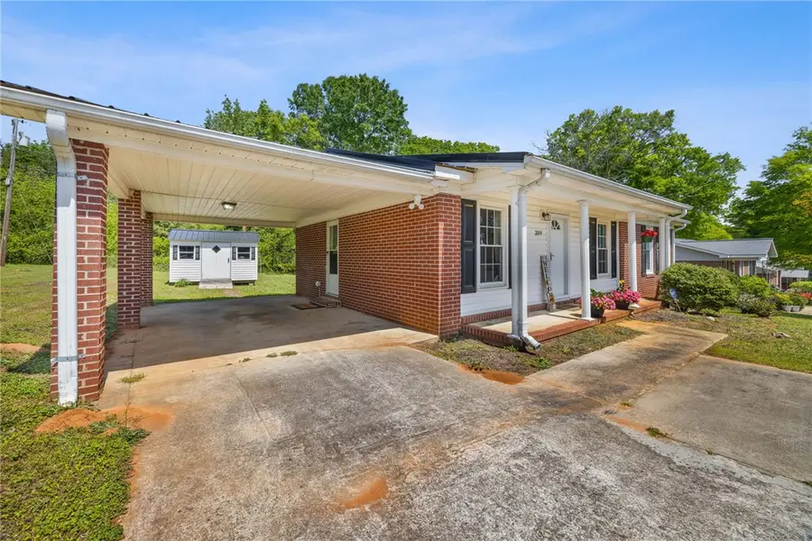 309 E Hampton Avenue, Honea Path, SC 29654 - #3