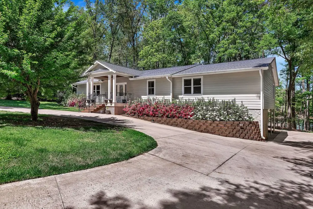 400 Paradise Circle, Townville, SC 29689 - #1