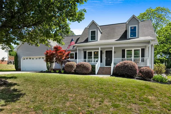 101 Meadow Ridge Drive, Greer, SC 29651