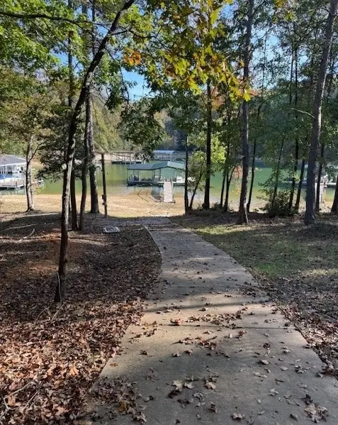 913 Paynes Creek Road, Hartwell, GA 30643