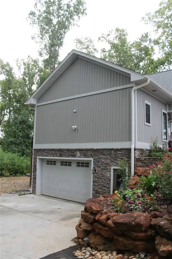 332 Two Rivers Drive, Westminster, SC 29693