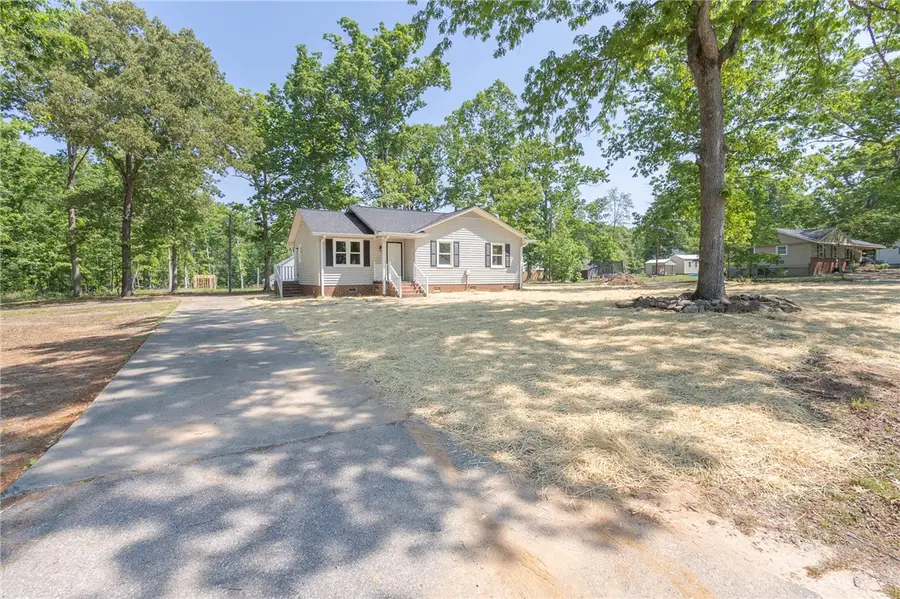 113 Linda Lane, Belton, SC 29627 - #2