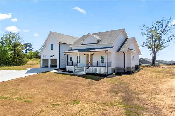 450 Falcons Lair West Drive, Walhalla, SC 29691