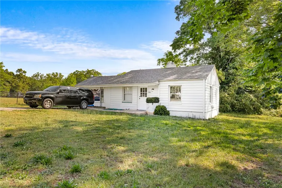 303 S Elm Street, Pendleton, SC 29670 - #2