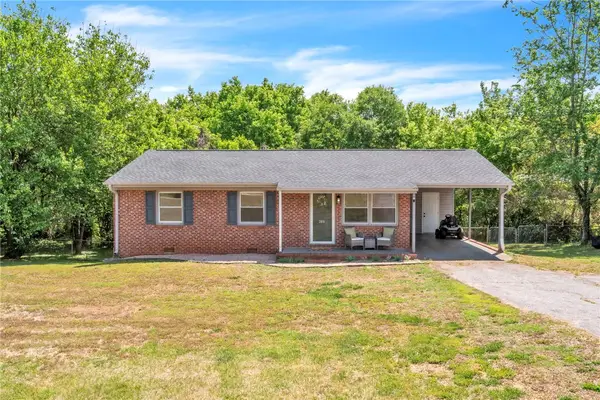 300 Fox Squirrel Ridge Road, Pickens, SC 29671