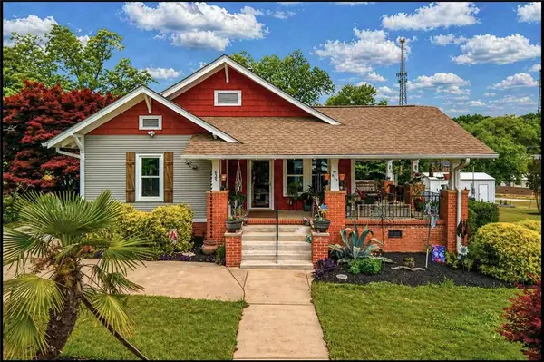 635 NE Main Street, Easley, SC 29640