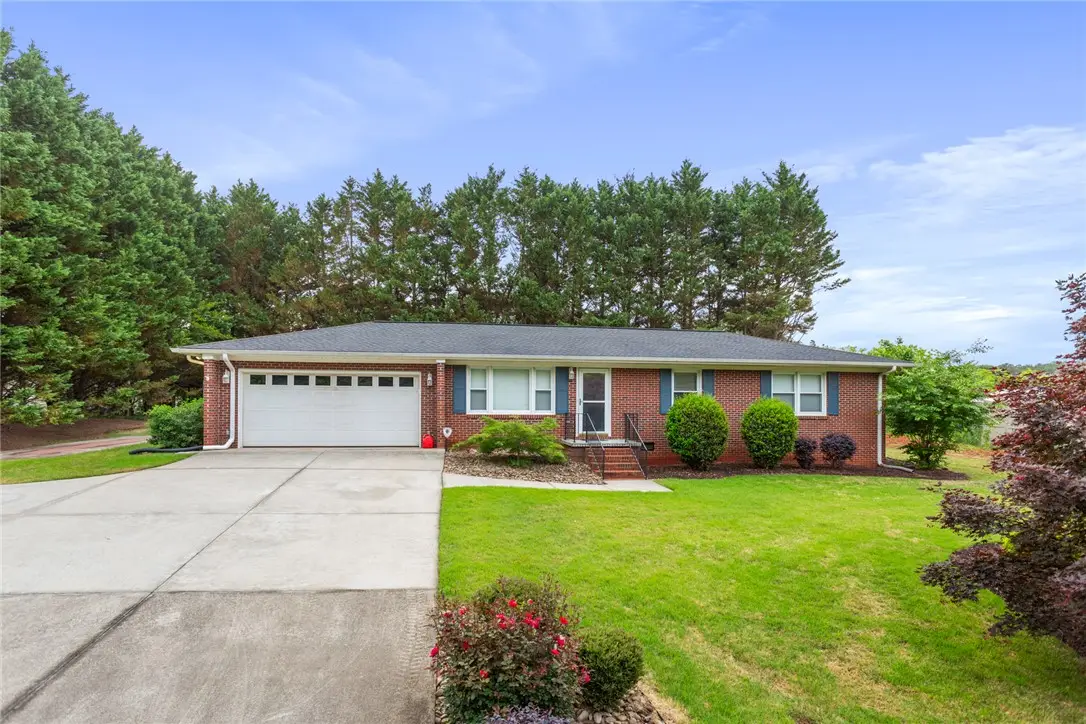 202 Keowee Trail, Seneca, SC 29672 - #1