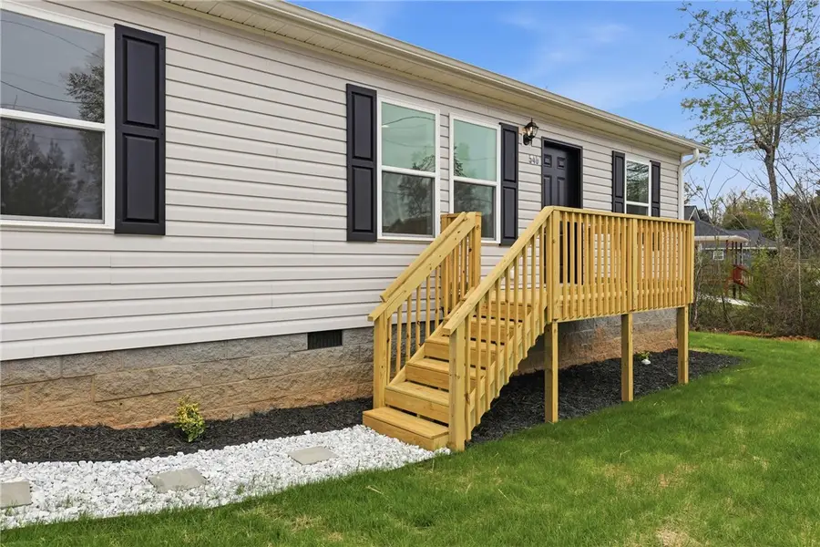 540 E South 5th Street, Seneca, SC 29678 - #2