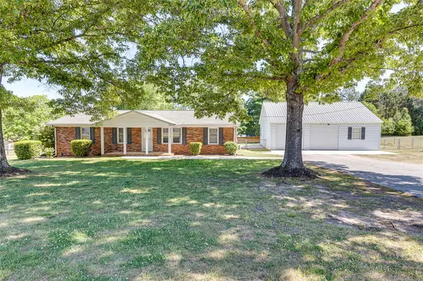 805 Pelzer Highway, Easley, SC 29642
