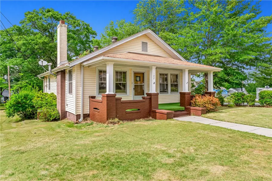 102 Robinson Avenue, Easley, SC 29640 - #2