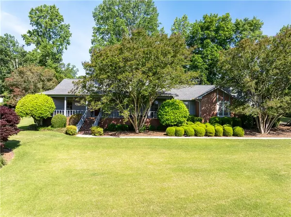 1627 Keowee Lakeshore Drive, Seneca, SC 29672