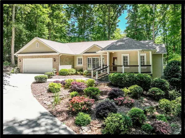 209 Berwick Court, Seneca, SC 29672
