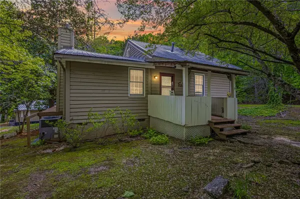 435 and 437 W Gate Road, Pickens, SC 29671