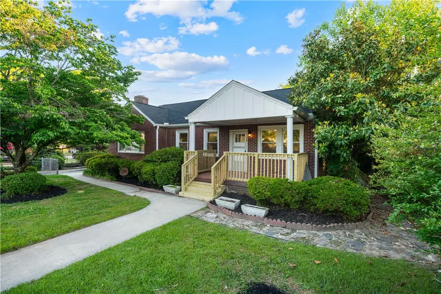 602 Woodside Avenue, Fountain Inn, SC 29644 - #2