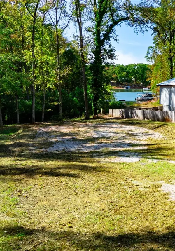 351 Lakewood Drive, Townville, SC 29689