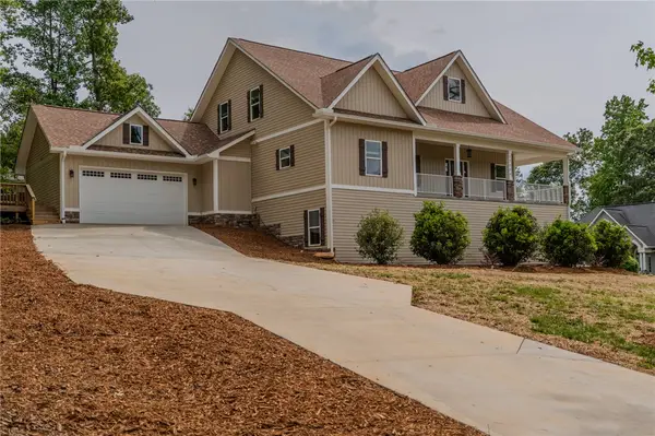 15004 Beacon Ridge Drive, Seneca, SC 29678