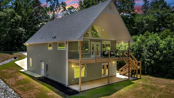 425 Lakewood Drive, Townville, SC 29689