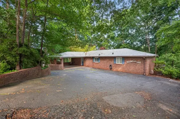 1021 Arrowhead Point, Anderson, SC 29625