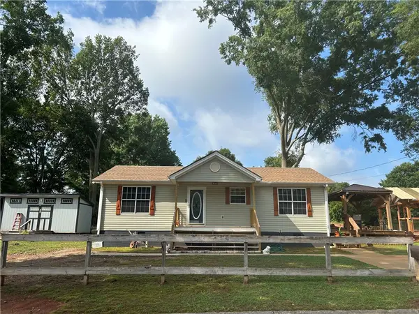 71 Textile Avenue, Lavonia, GA 30553